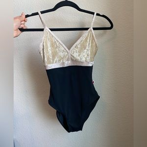 Yumiko Zoe | V-Vanilla V-Misty Rose C-Black | Adult Small